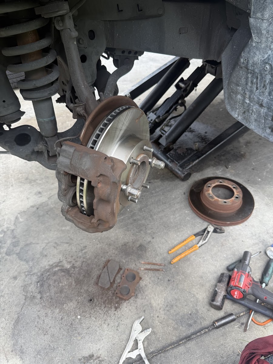 Greaseball auto repairs - photo 3